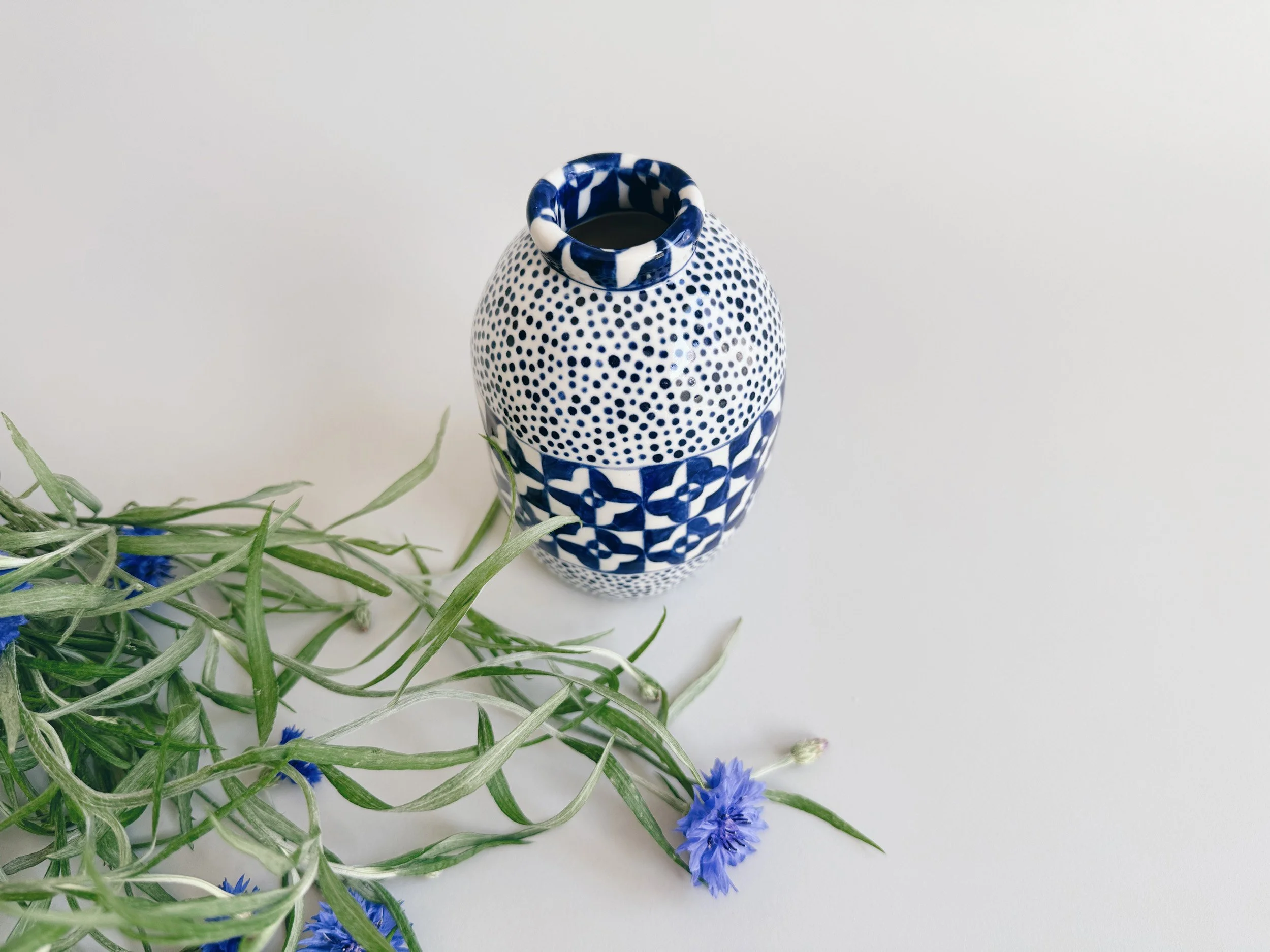 cmb_vase_7_4.jpg