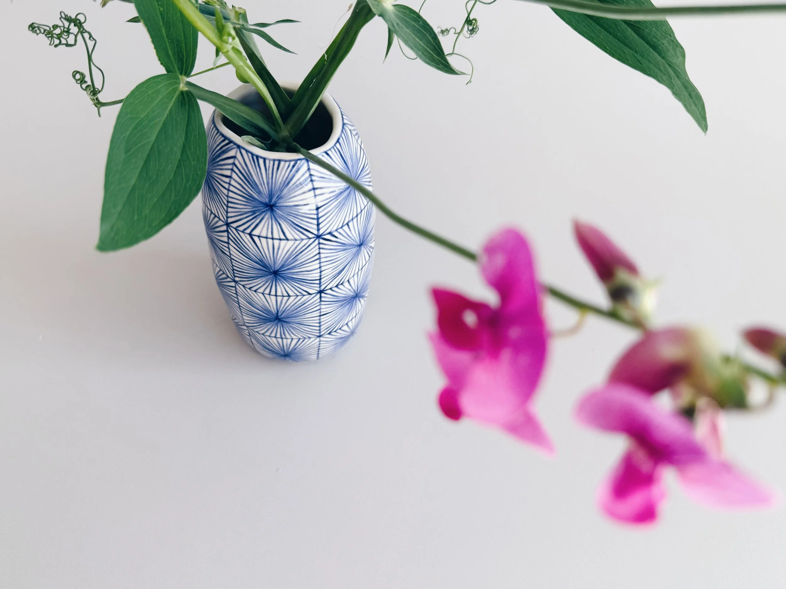 cmb_vase_3_4.jpg