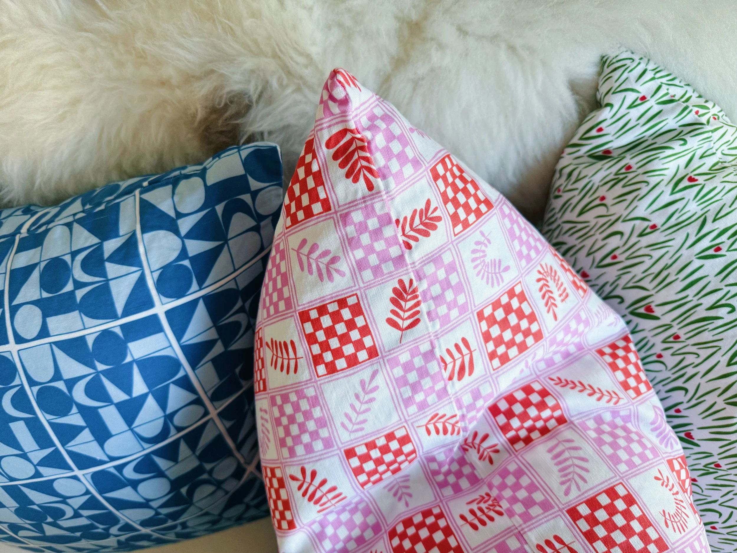 Linen and cotton throw pillow checkered plant design