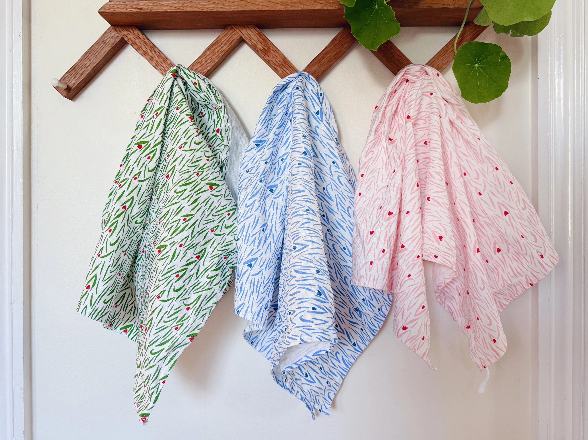 Linen and cotton hand towel in floral design