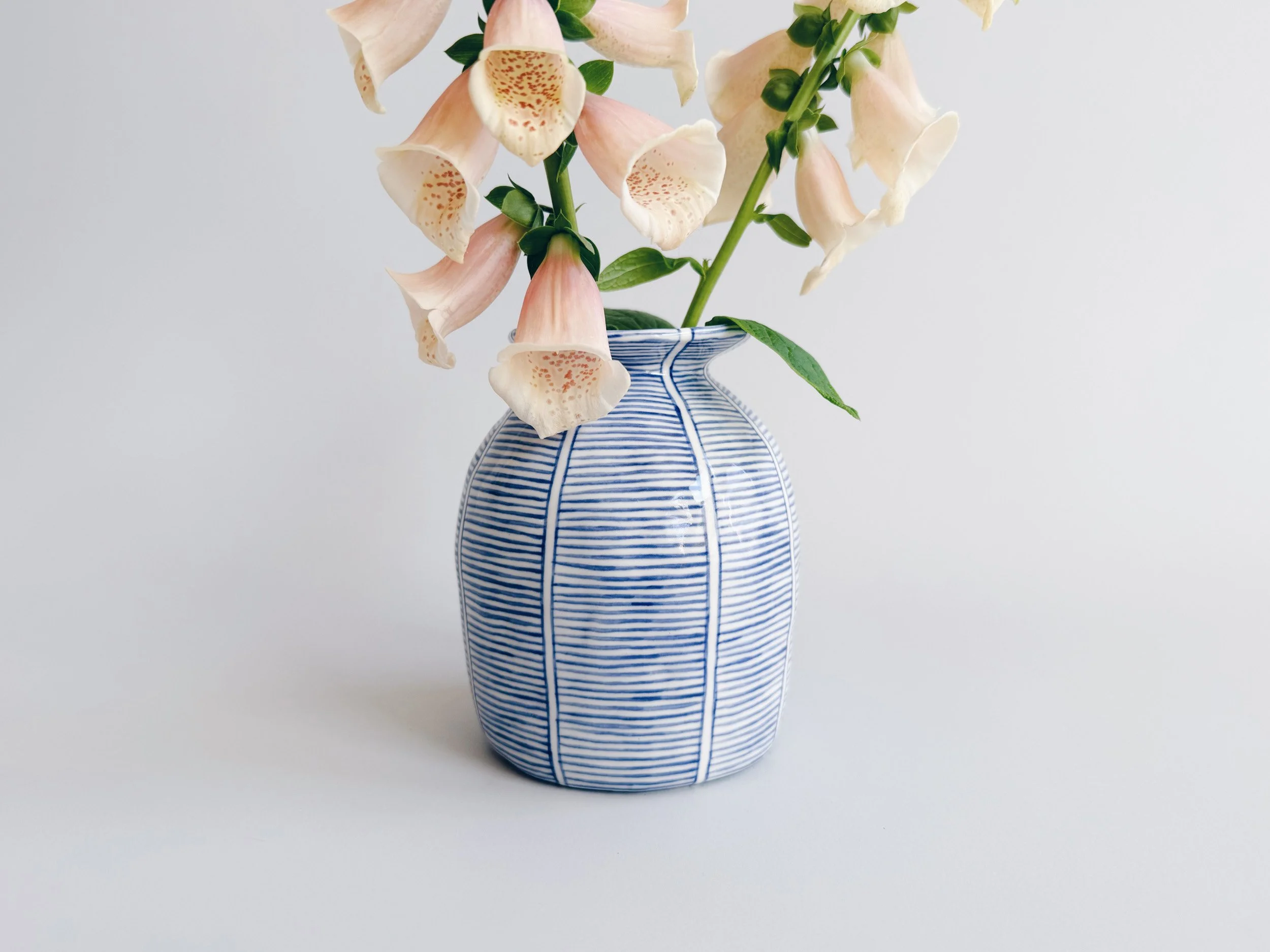 cmb_vase_8_6.jpg