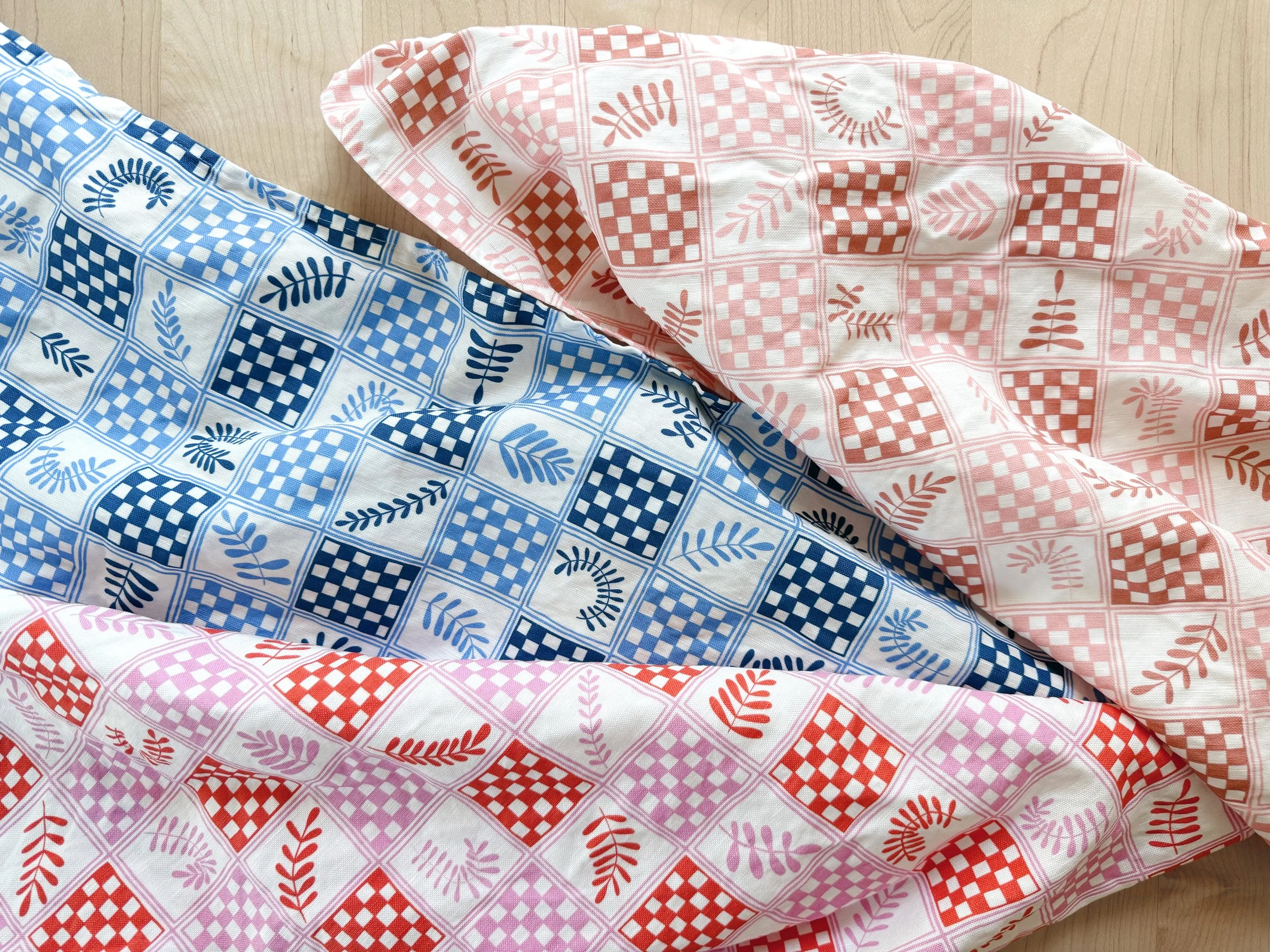 Linen and cotton hand towel in checkered plant design