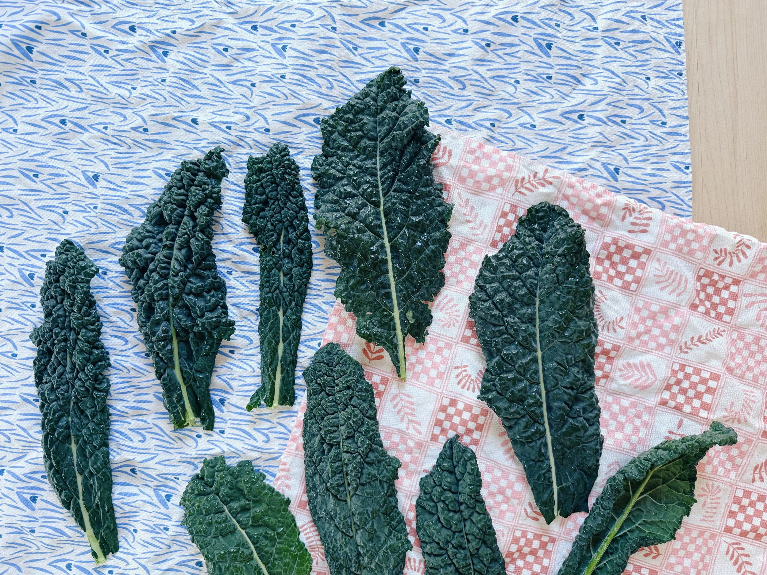 Linen and cotton hand towel in floral design