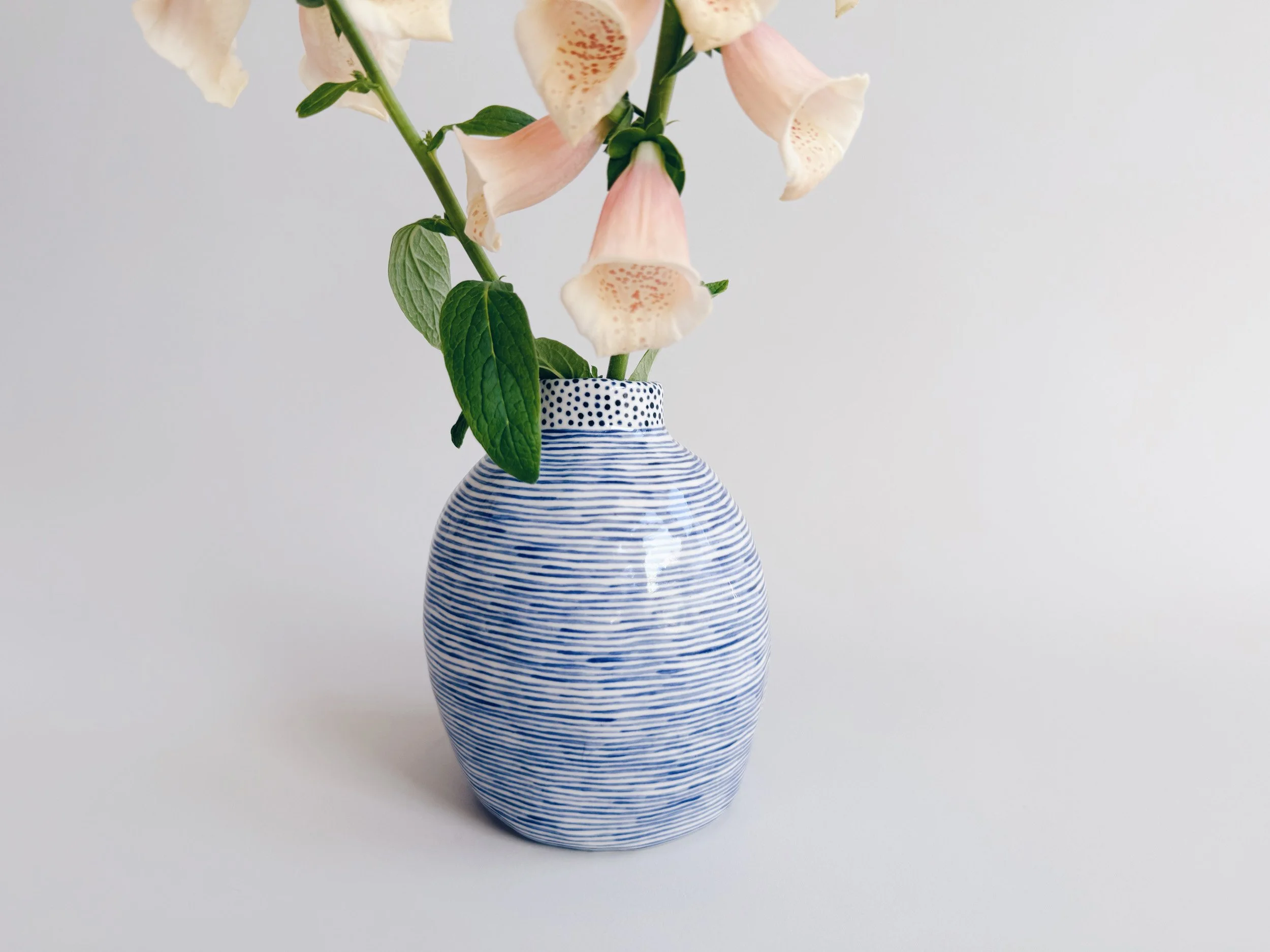 cmb_vase_4_3.jpg