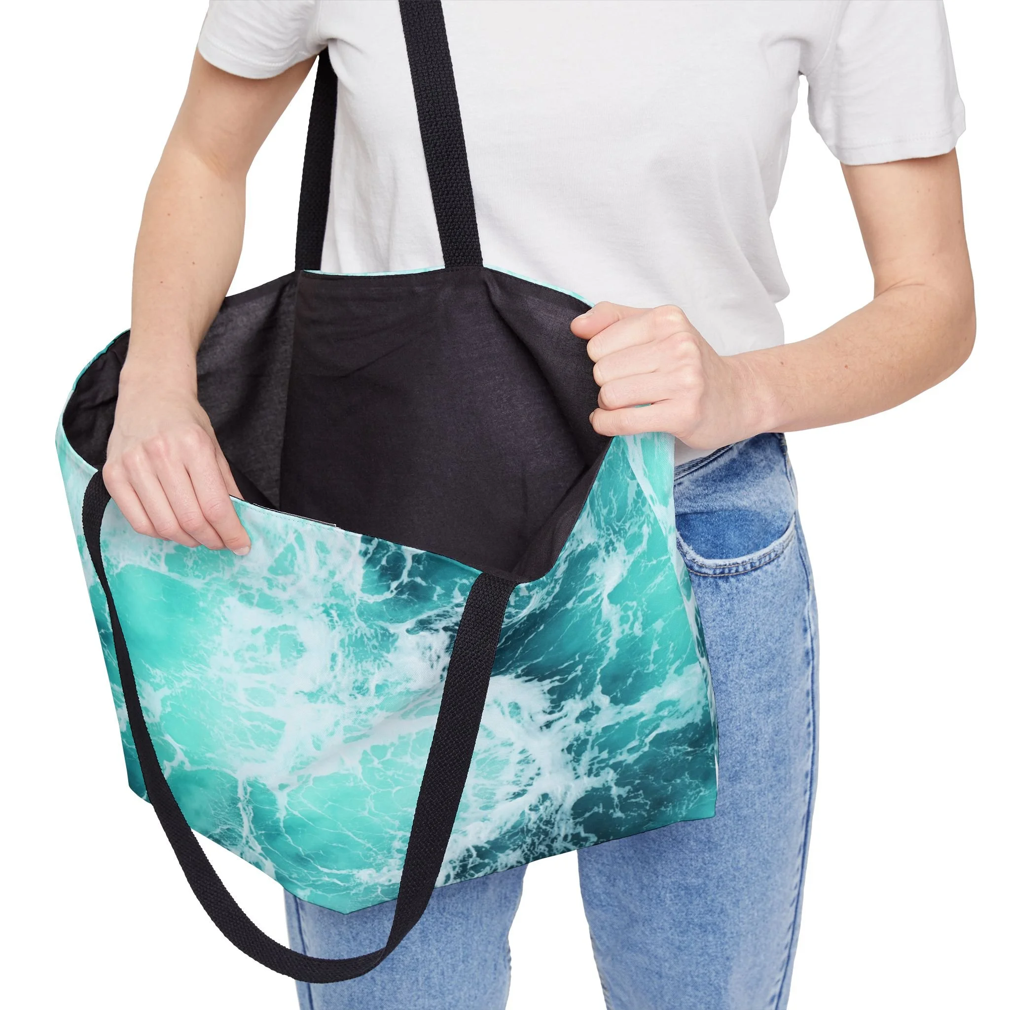 Salt Water Surf - Weekender Bag Context 3.png