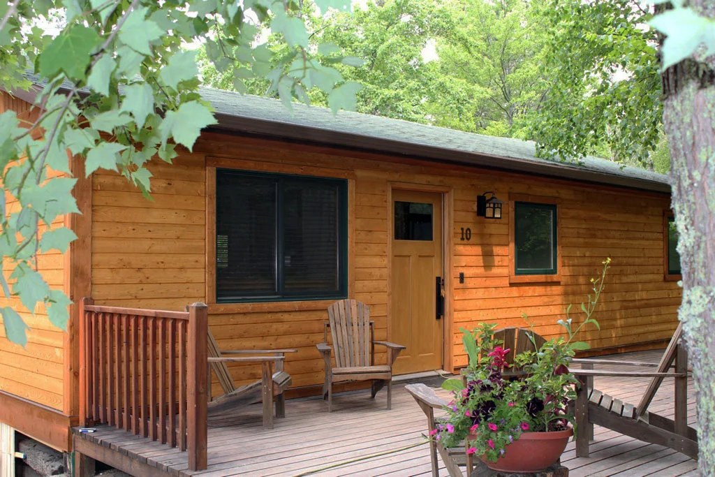 Cabin10_exterior.jpg