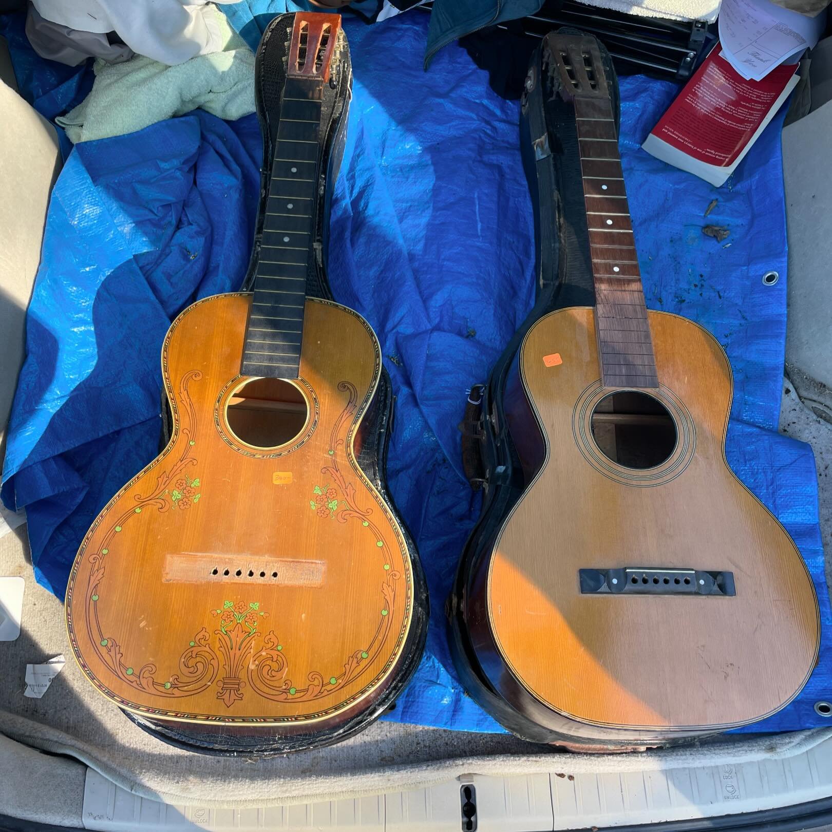 Picked up a couple of cuties from the @kerrychar yard sale.

#luthier #oldguitars #brokenguitar #strombergvoisinet #lyonandhealy #parlorguitar