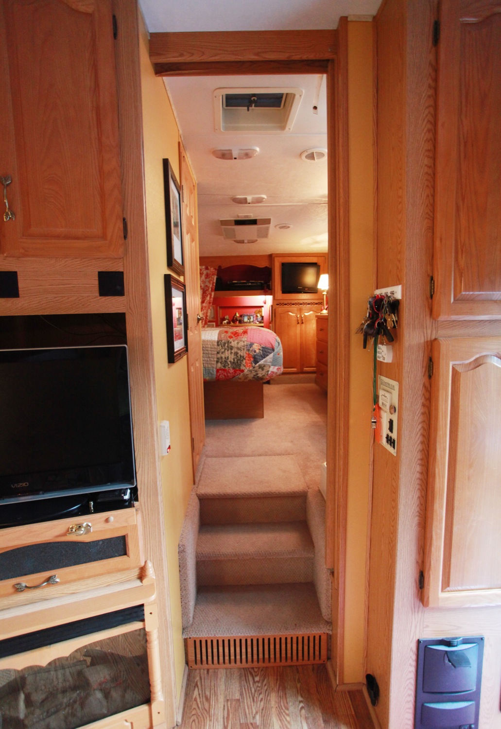 2005 Keystone Montana Fifth Wheel For Sale - Stairs Up.jpg