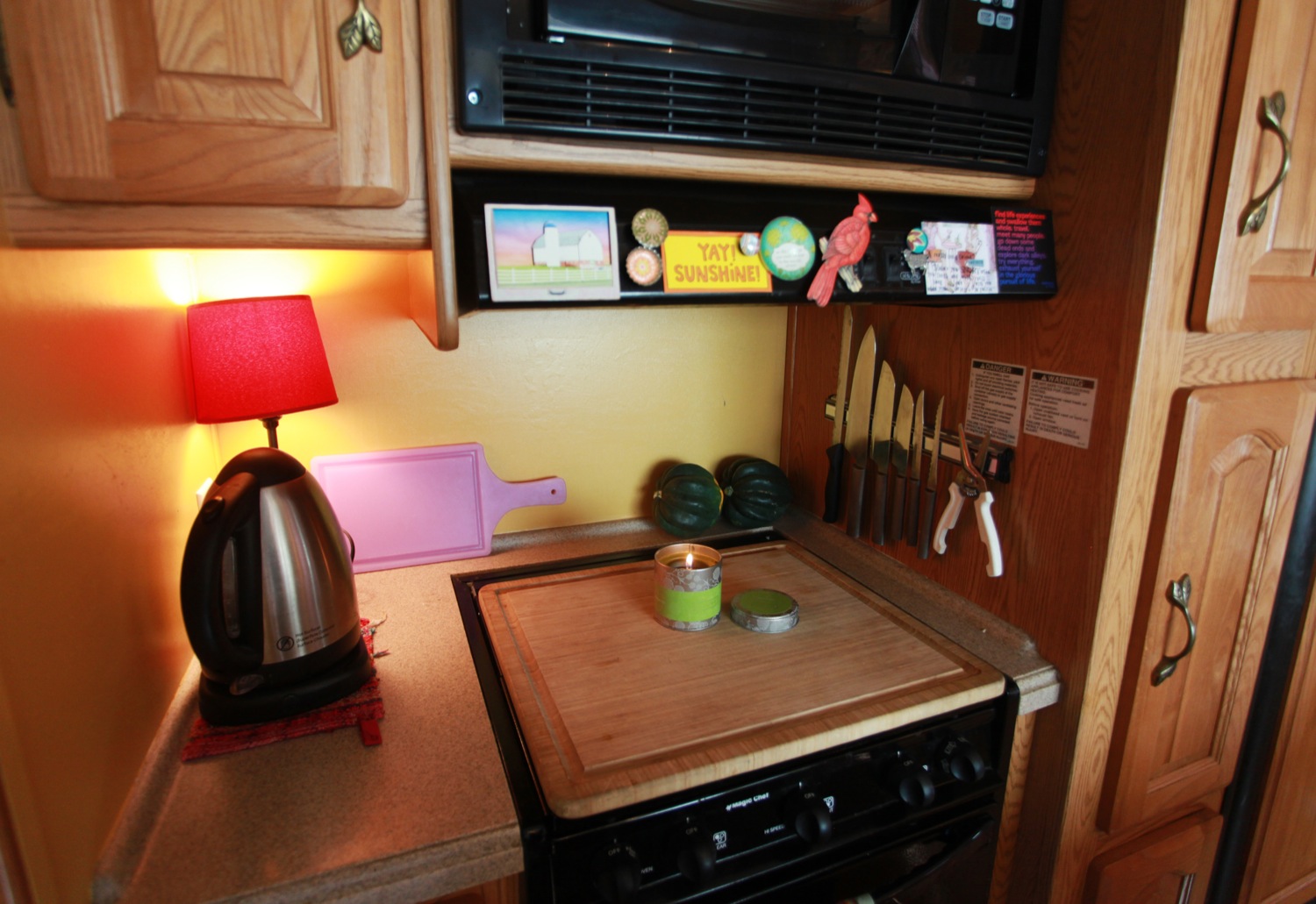 2005 Keystone Montana Fifth Wheel For Sale - Stove.jpg