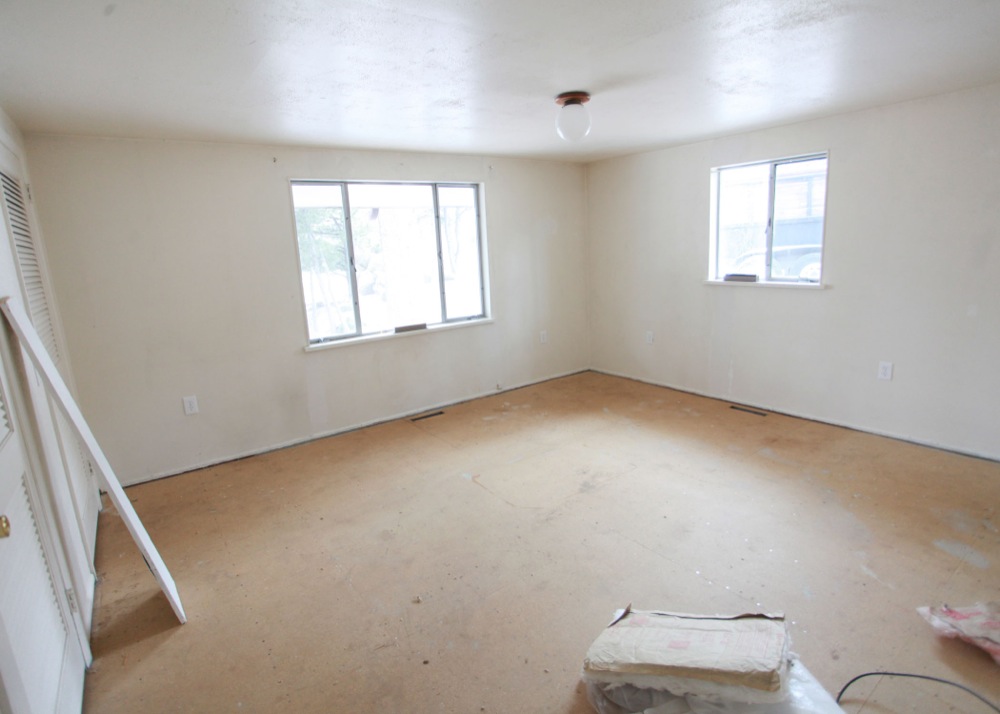 bedroom empty.jpg