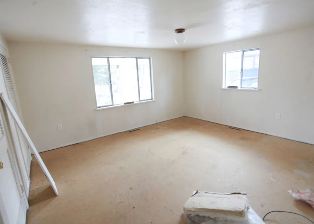 bedroom empty.jpg
