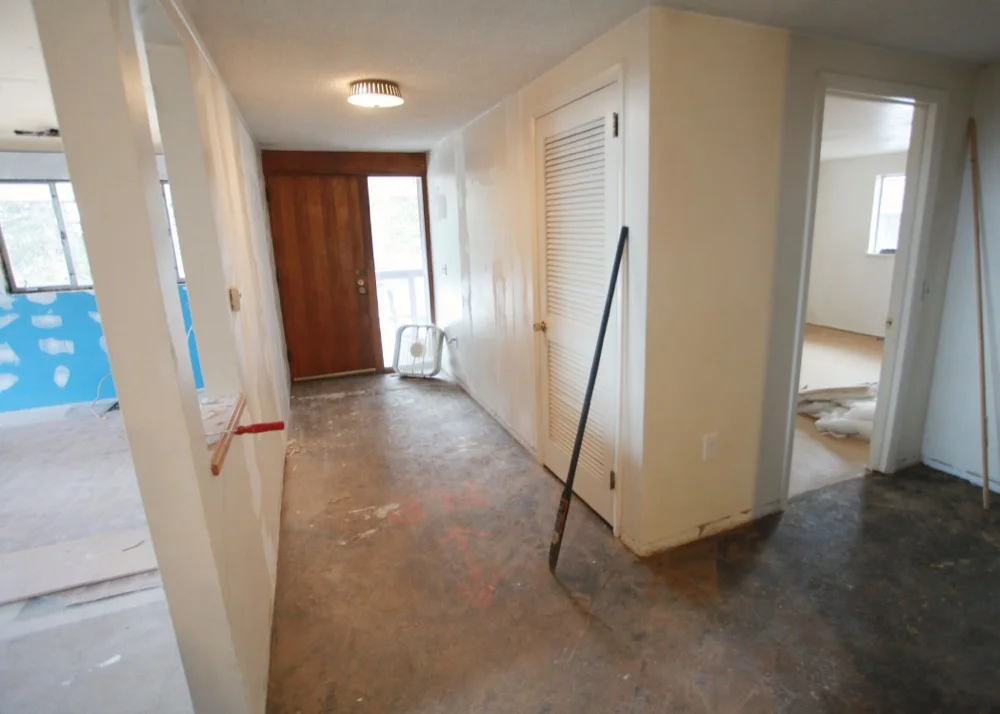 hallway empty.jpg
