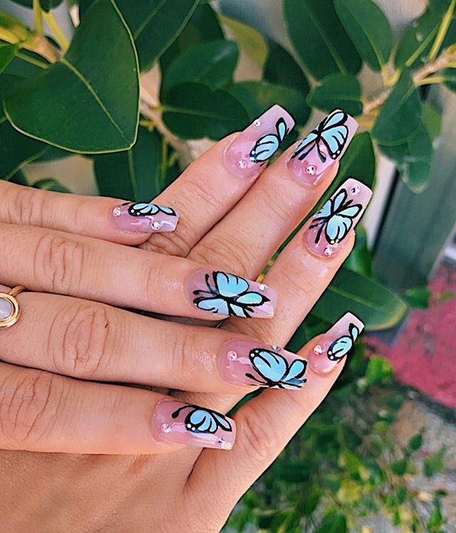 Baby blue butterflies 🦋✨ set of superior x hand painted by Carla - FOR BOOKINGS TEXT 0432 720 425 💕 #butterflies #adoredollsparlour #getnailedright