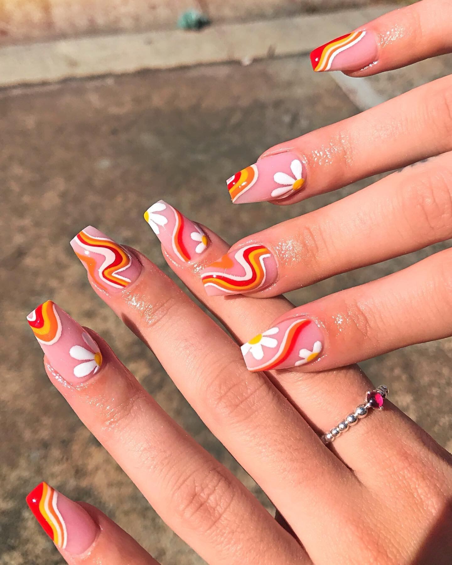 Retro vibes 🧡❤️💛

Set of superior x by Nicole ✨

To go on our cancellation list text 
0432 720 425 📞

#adoredollsparlour #getnailedright