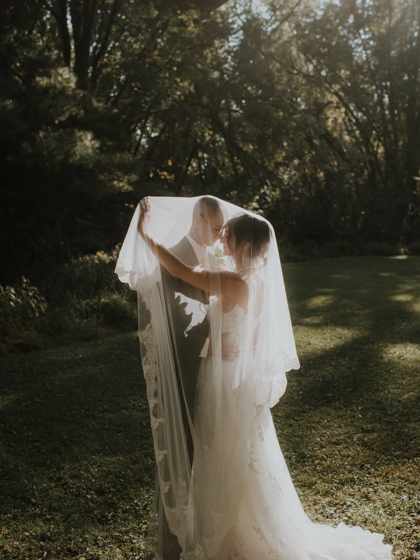 A backyard wedding + a love like this > literally everything else ✨