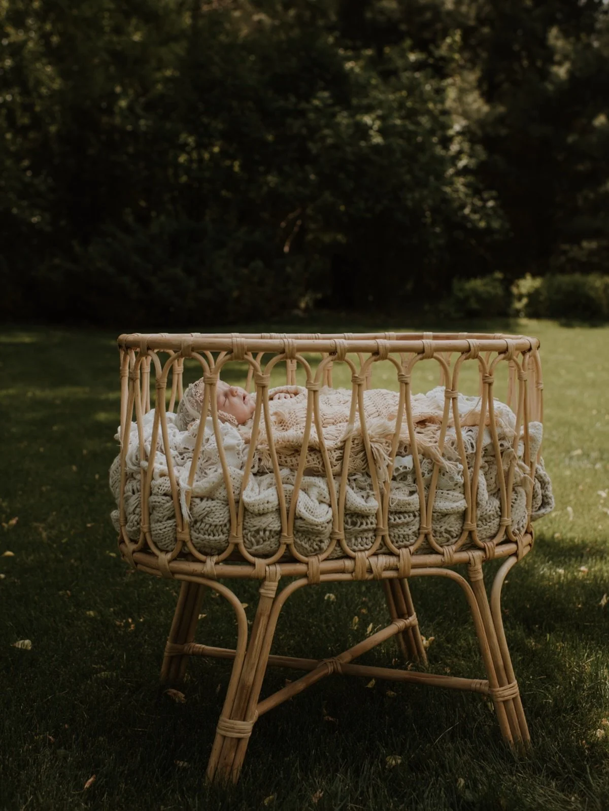 I&rsquo;m not sure if it was the cozy backyard, catching up with friends, or bringing my own baby&rsquo;s bassinet out since he used it last, but I could have lived in this moment forever. ✨
