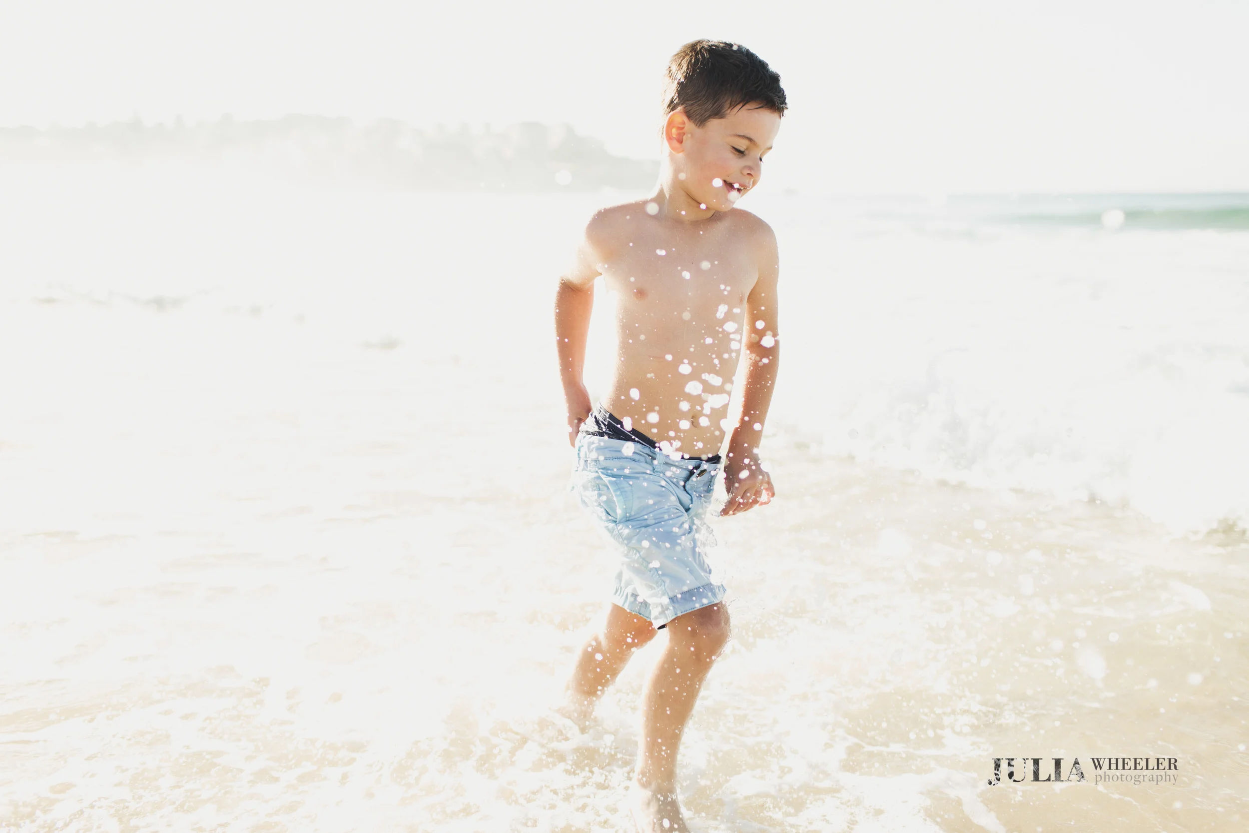 T H O S E  B O N D I  S M I L E S 