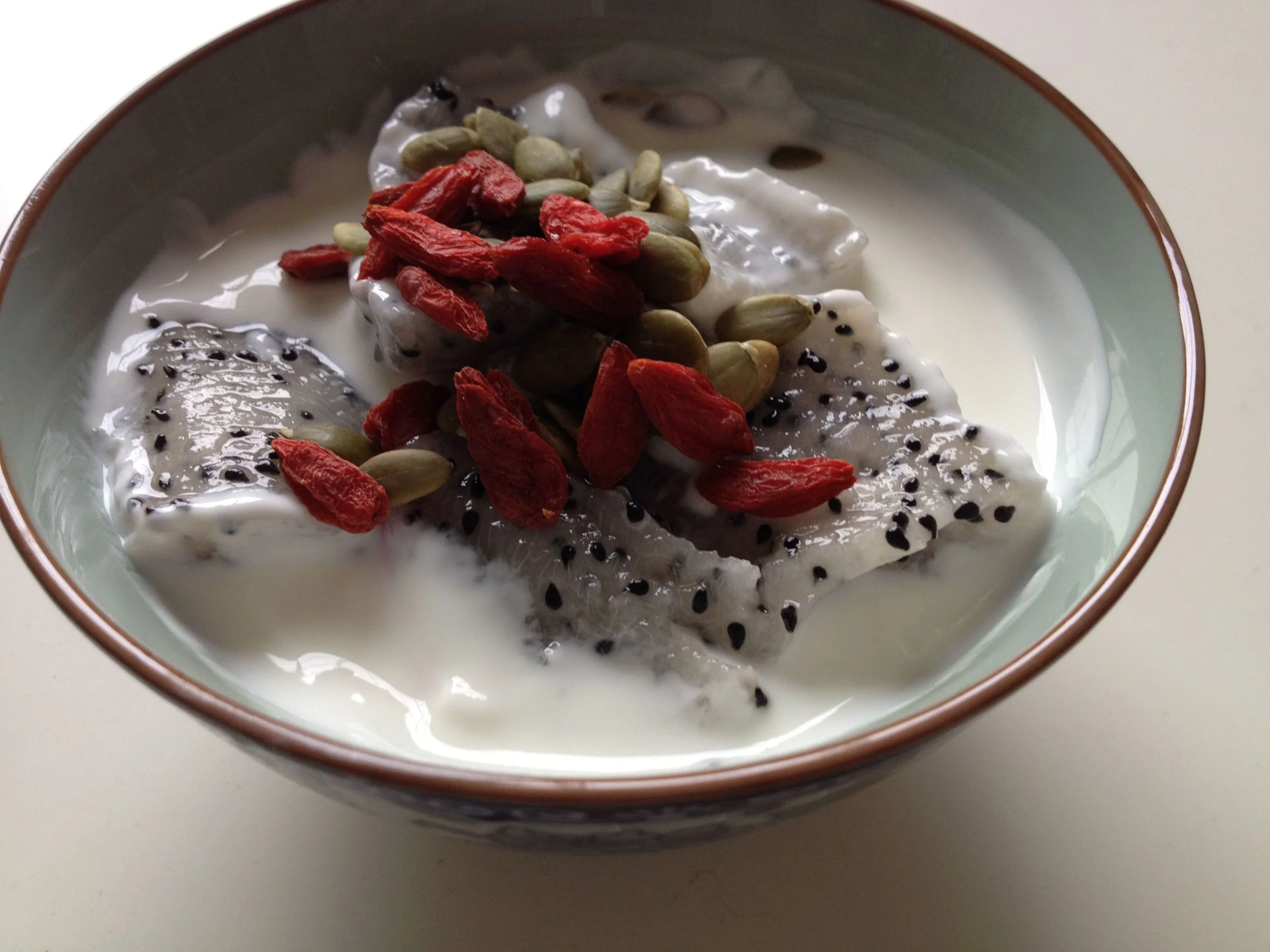 Dragon fruit with roasted goji berries & pumpkin seeds