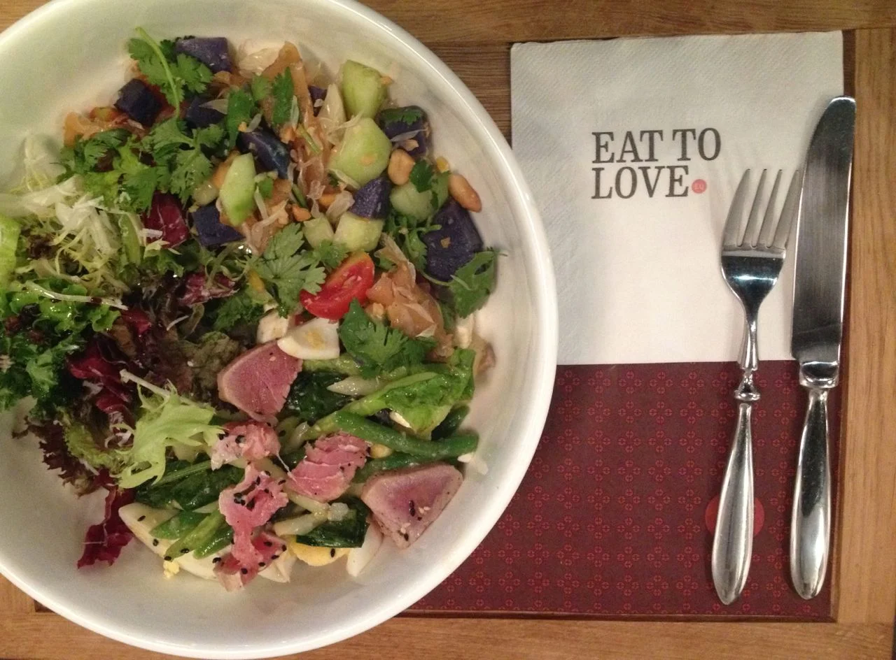 Green salad, Confit tuna salad, hot smoked salmon salad and the only thing else I could have wished for was a more vegetarian or even vegan option