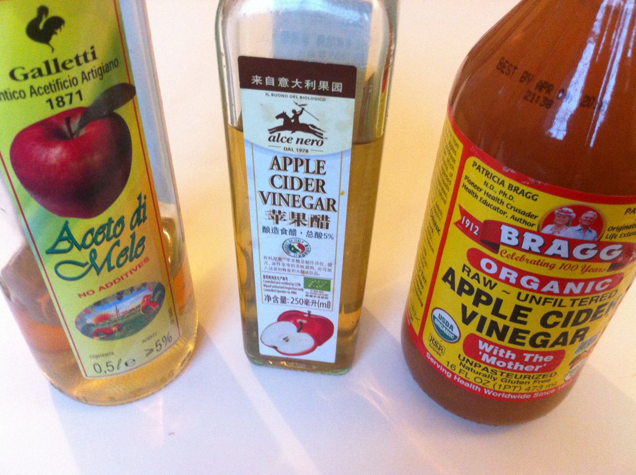 Aceto di Mele was around RMB 20 in O'le and I use it for cleaning. The bottle in the middle was a bit more due to an "organic" label but as the ACV liquid is see-through it's clearly no t raw and unfiltered. I currently use this for cleaning fruits & veggies but I would use the cheaper one for this as well. The BRAGG's to the right is famous for being the "real" Apple Cider Vinegar containing the "mother" of vinegar and this is the one I drink. 