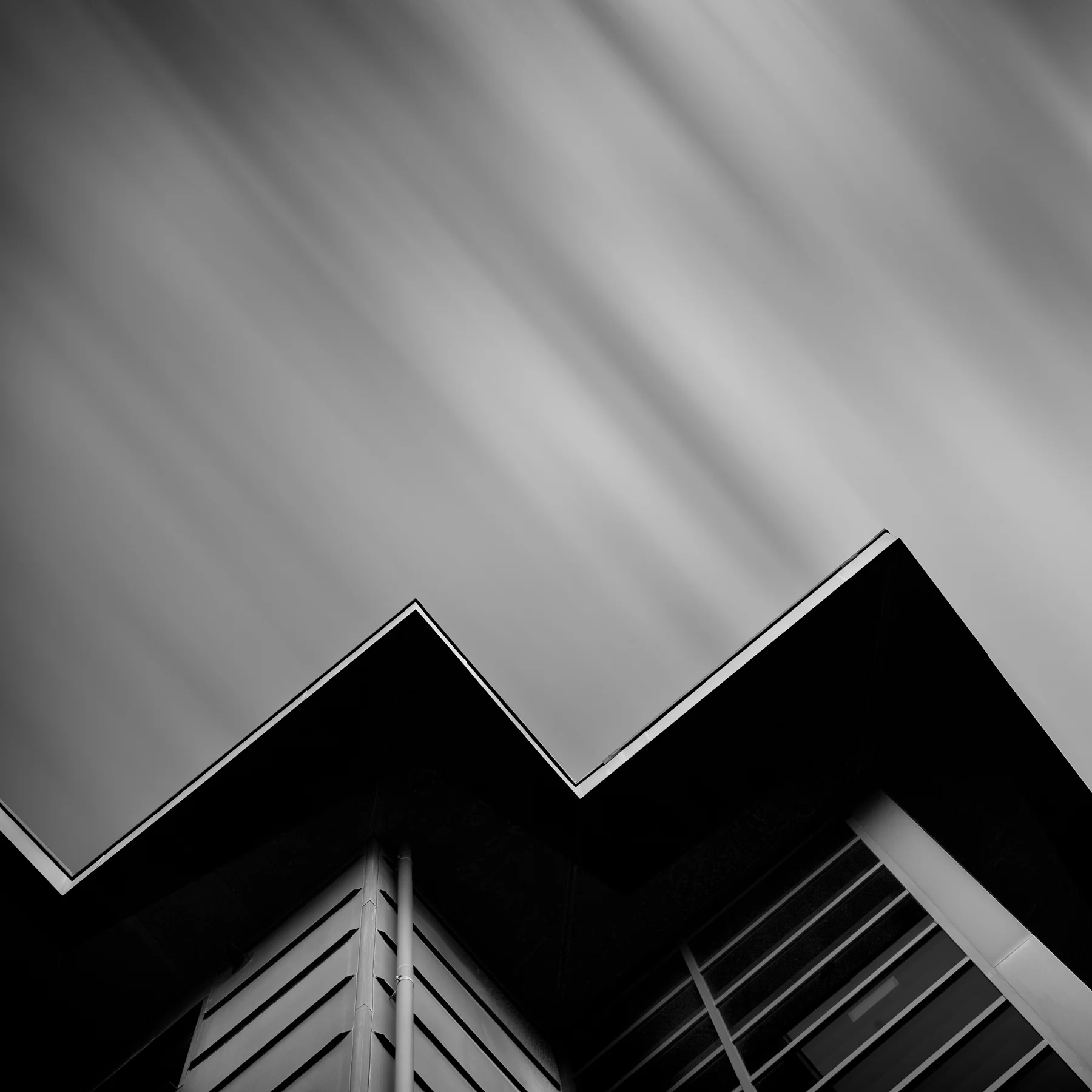 Diagonal Building