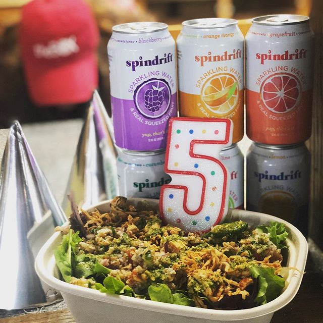 Thank you to everyone who helped celebrate our 5th birthday today! We’ve had an amazing five years bringing fresh and local food to the Tuck and greater Dartmouth communities. Here’s to the next 5! 🎉🥂 .
.
.
.
#theBOX #tuck #dartmouth #dartmouthcollege #foodtruck #anniversary #spindrift #saltedoatcookies