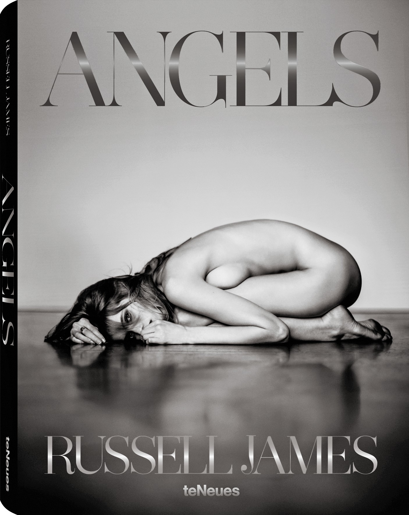 © Angels by Russell James, to be published by teNeues in September 2014, € 148, www.teneues.com . Abbey Lee, New York City, 2010, Photo © 2014 Russell James. All rights reserved.