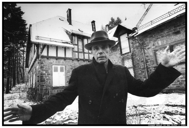 copyright Herbert Piel: Joseph Beuys in der Eiffel, 1984