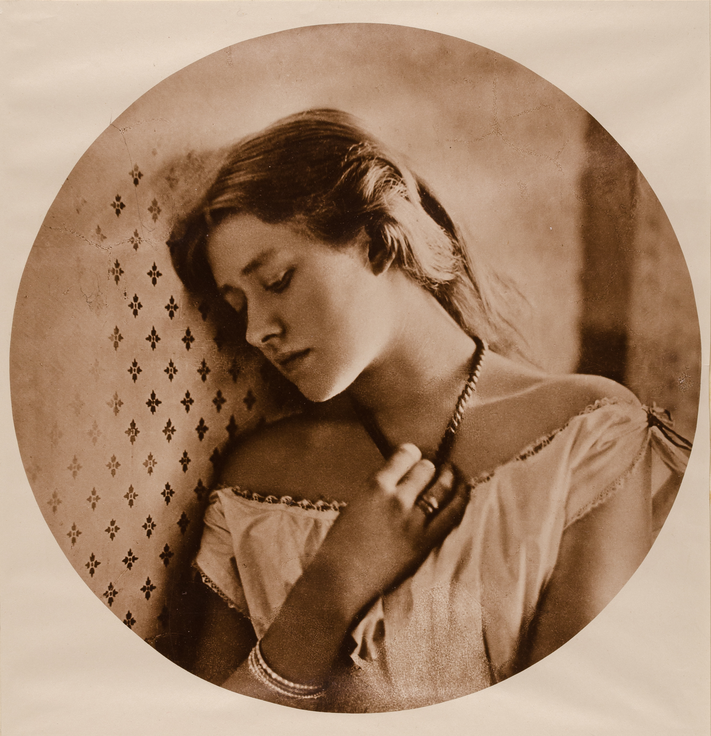 Julia Margaret Cameron (1815-1879), Miss Ellen Terry, 1864, Pigmentdruck, © Museum für Kunst und Gewerbe Hamburg