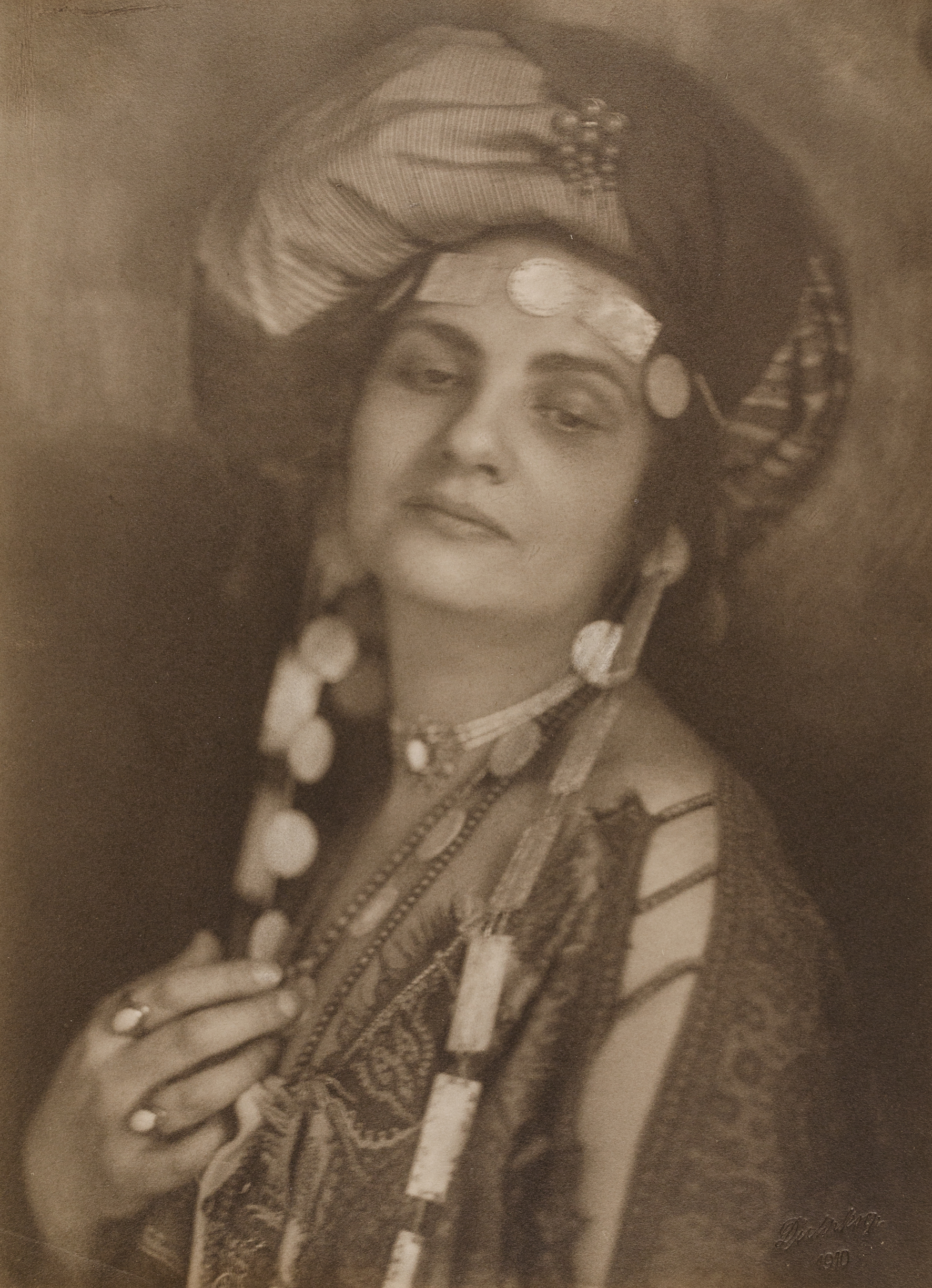 Minya Diez-Dührkoop (1873-1929), Frau Richard Dehmel, 1908-1910, Platindruck, © Museum für Kunst und Gewerbe Hamburg