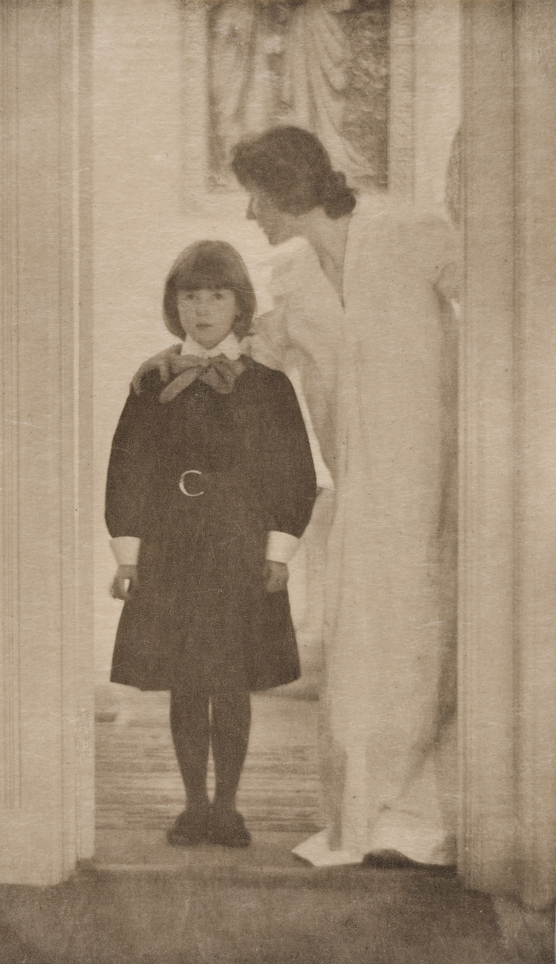 Gertrude Käsebier (1852-1934), Blessed Art Thou Among Women, ca. 1899, Heliogravüre aus Camera Work I, 1903, © Museum für Kunst und Gewerbe Hamburg
