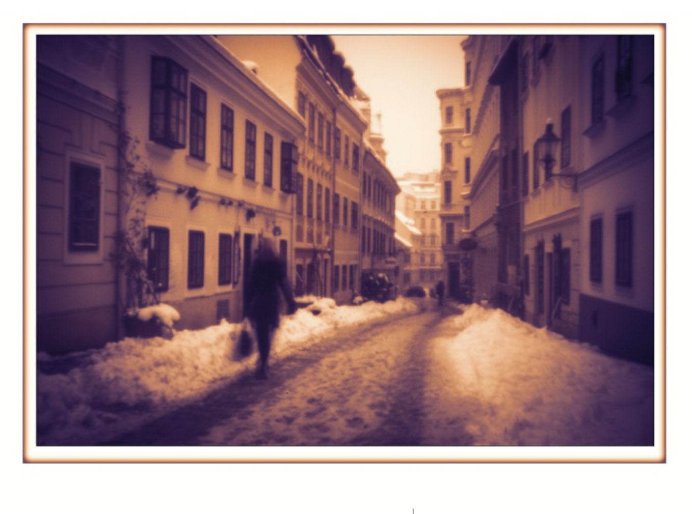 Spittelberg Wien mit Lochdeckel auf Nikon D3 by Eric Berger
