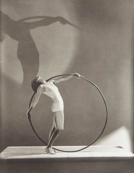 George Hoyningen-Huené, 1900 – 1968 Bathing Fashion Paris 1930 silver gelatin print Inv.-No. 083159 House of Photography / F.C. Gundlach Collection, Hamburg © Estate George Hoyningen-Huené
