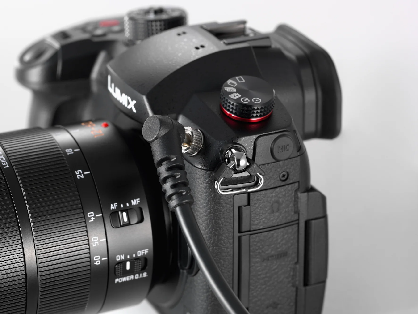 069_FY2017_Panasonic_LUMIX_GH5S_vorne_rechts.jpg