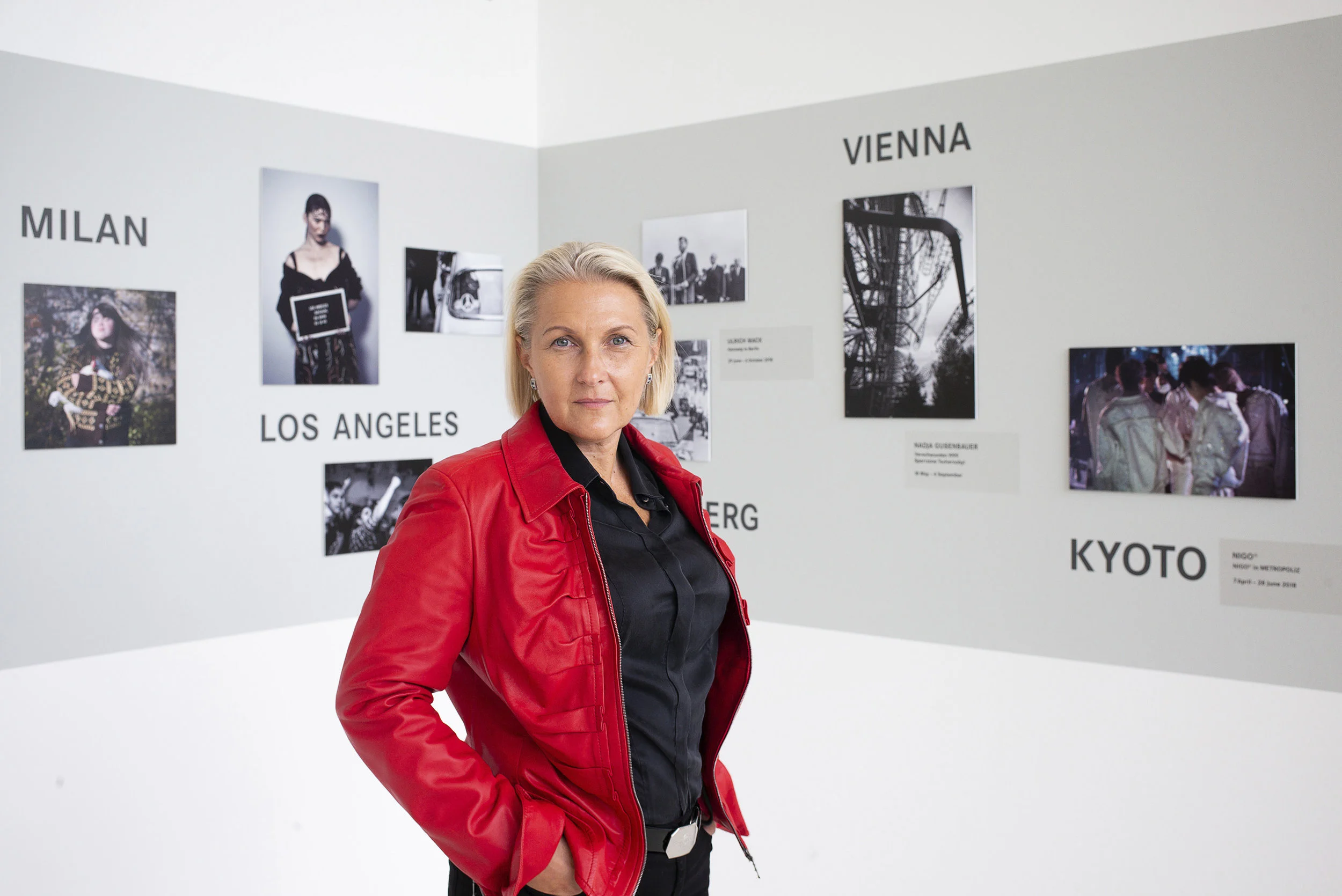 FOTOCULT Herausgeberin Nadja Gusenbauer stellt aktuell in der Leica Galerie Wien aus. 