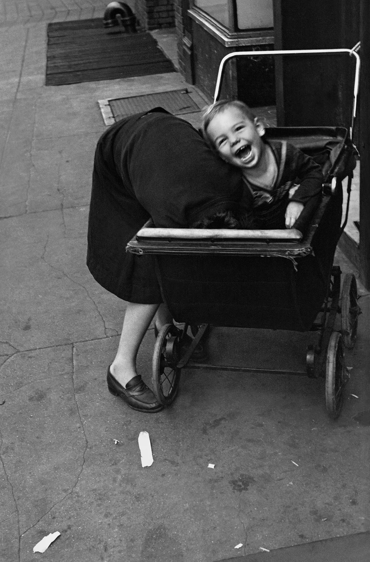 Helen Levitt New York, 1940 Silbergelatinepapier Albertina, Wien. Dauerleihgabe der Österreichischen Ludwig-Stiftung für Kunst und Wissenschaft © Film Documents LLC / Courtesy Galerie Thomas Zander, Köln