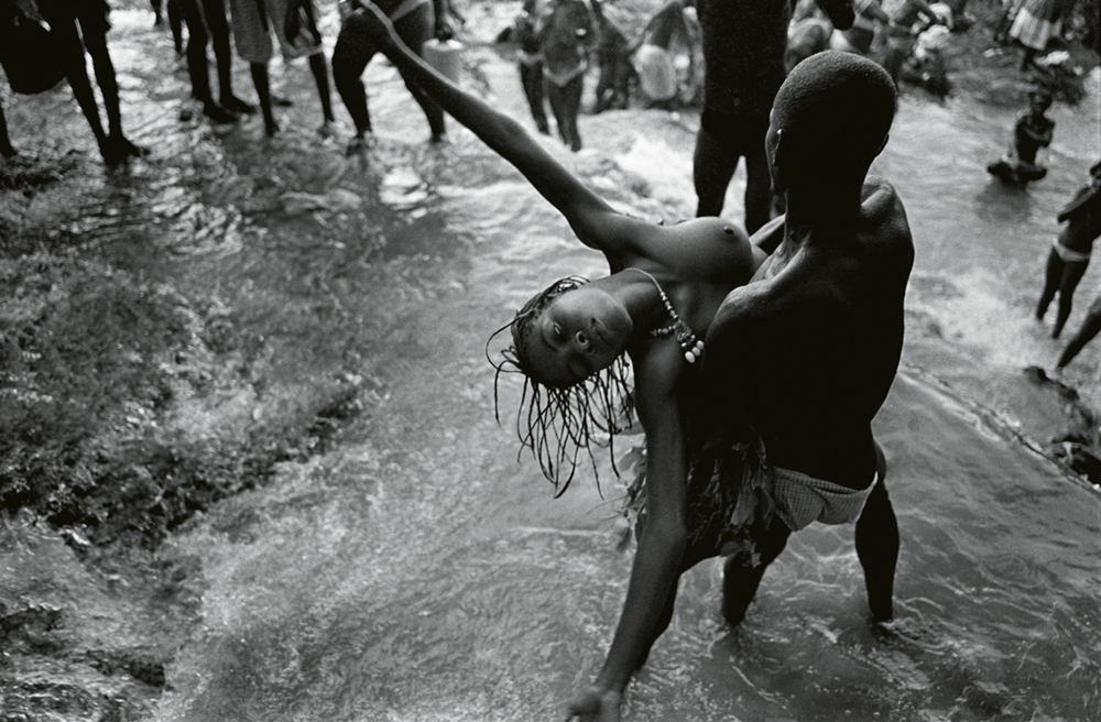 Sodo, Haiti, 2007, Serie: Waters of Hope, Rivers of Tears, Water Photo © Christian Cravo