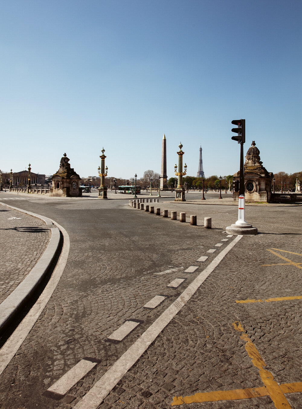 Die Place de la Concorde mit dem Obelisken von Luxor ist der größte und meist frequentierte Platz von Paris Photo © Stéphane Gizard