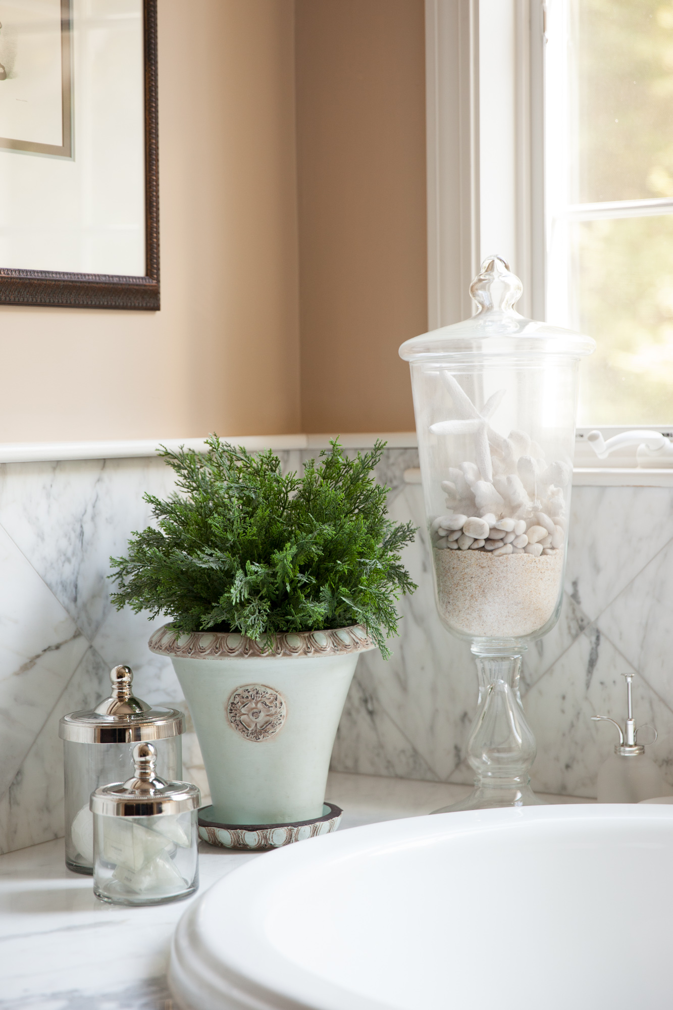 Color details add to the soothing environment