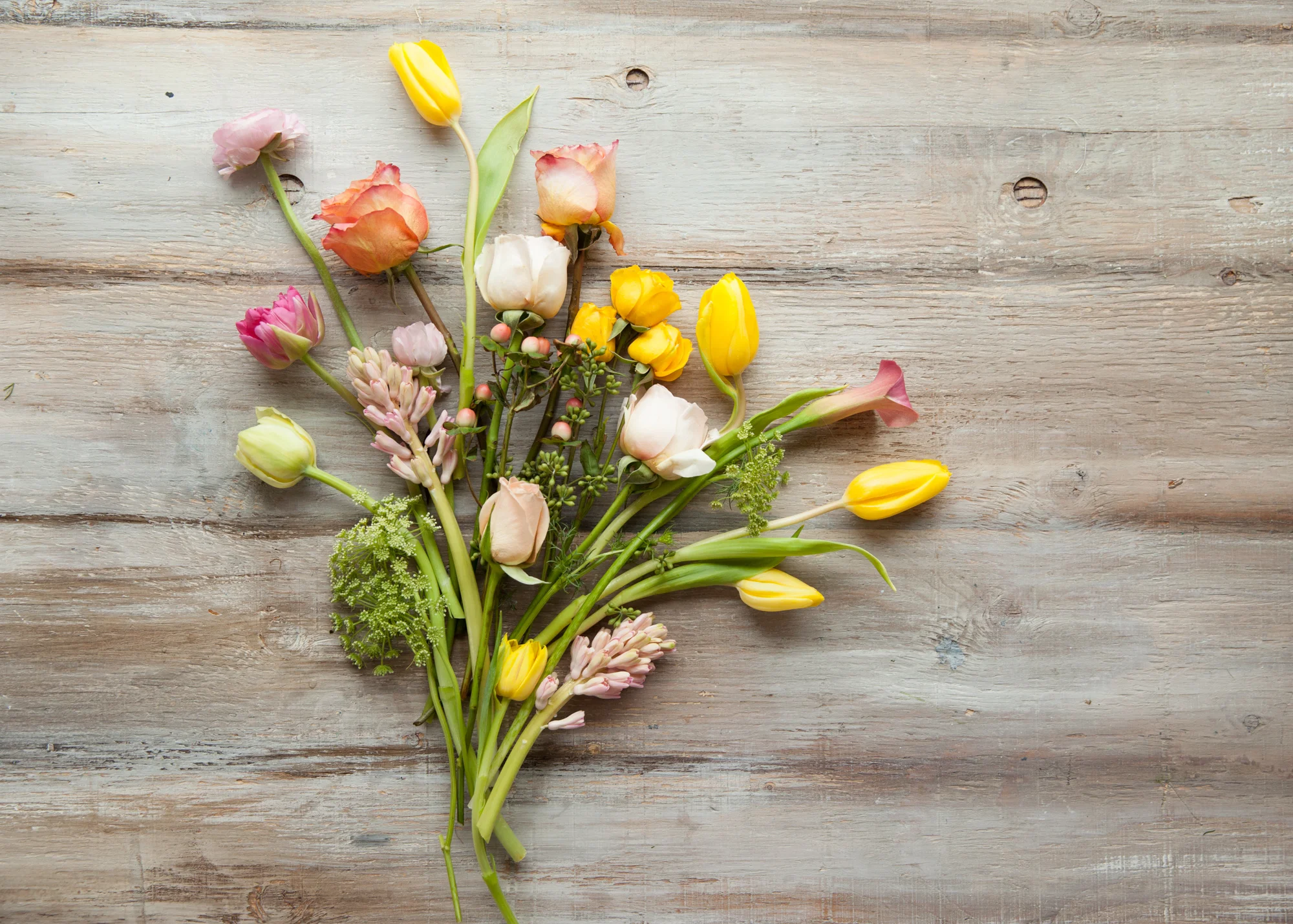 tulips-and-roses-on-the-floor.jpg