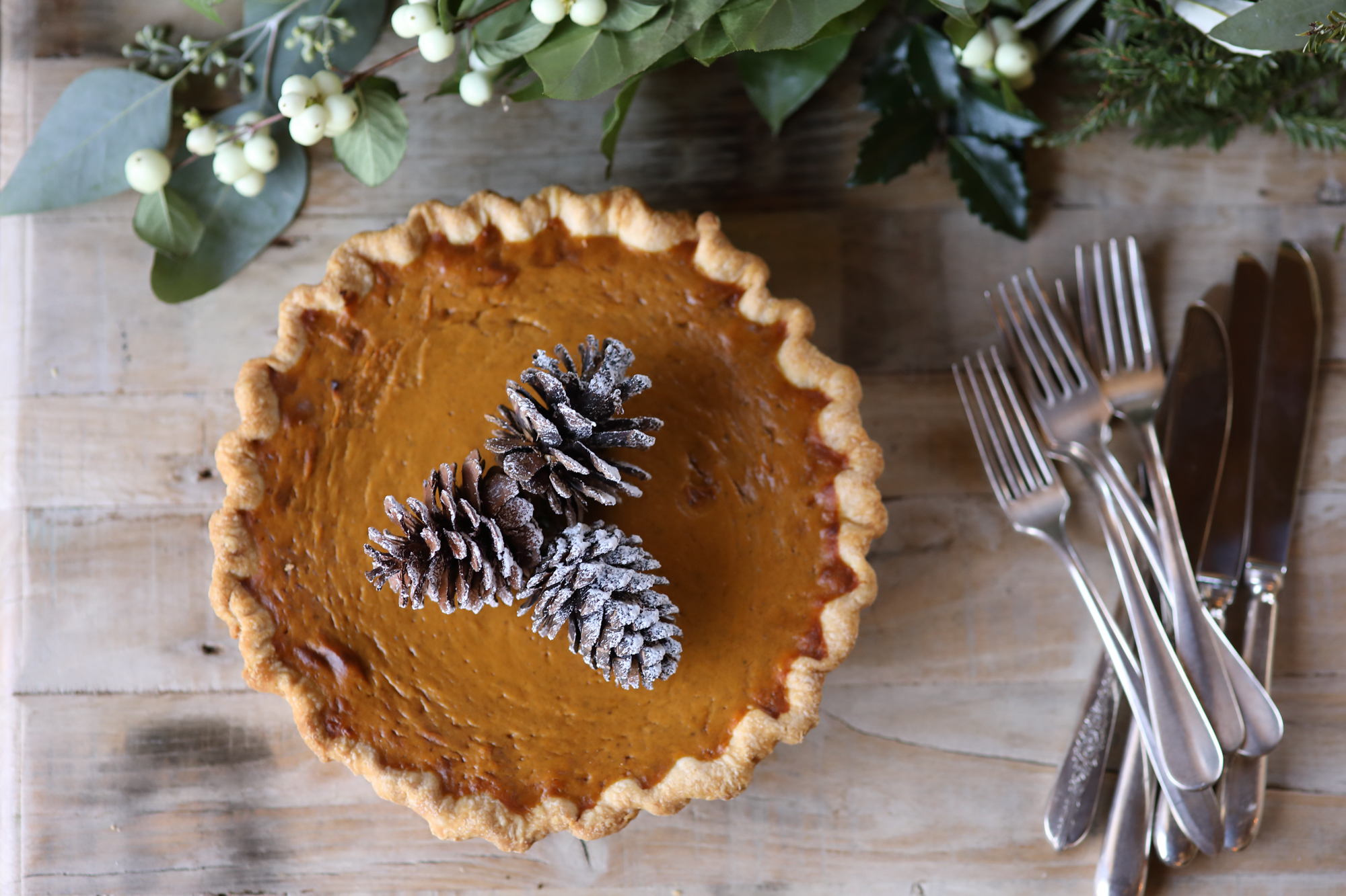 pumpkin-pie-farm-table-thanksgiving