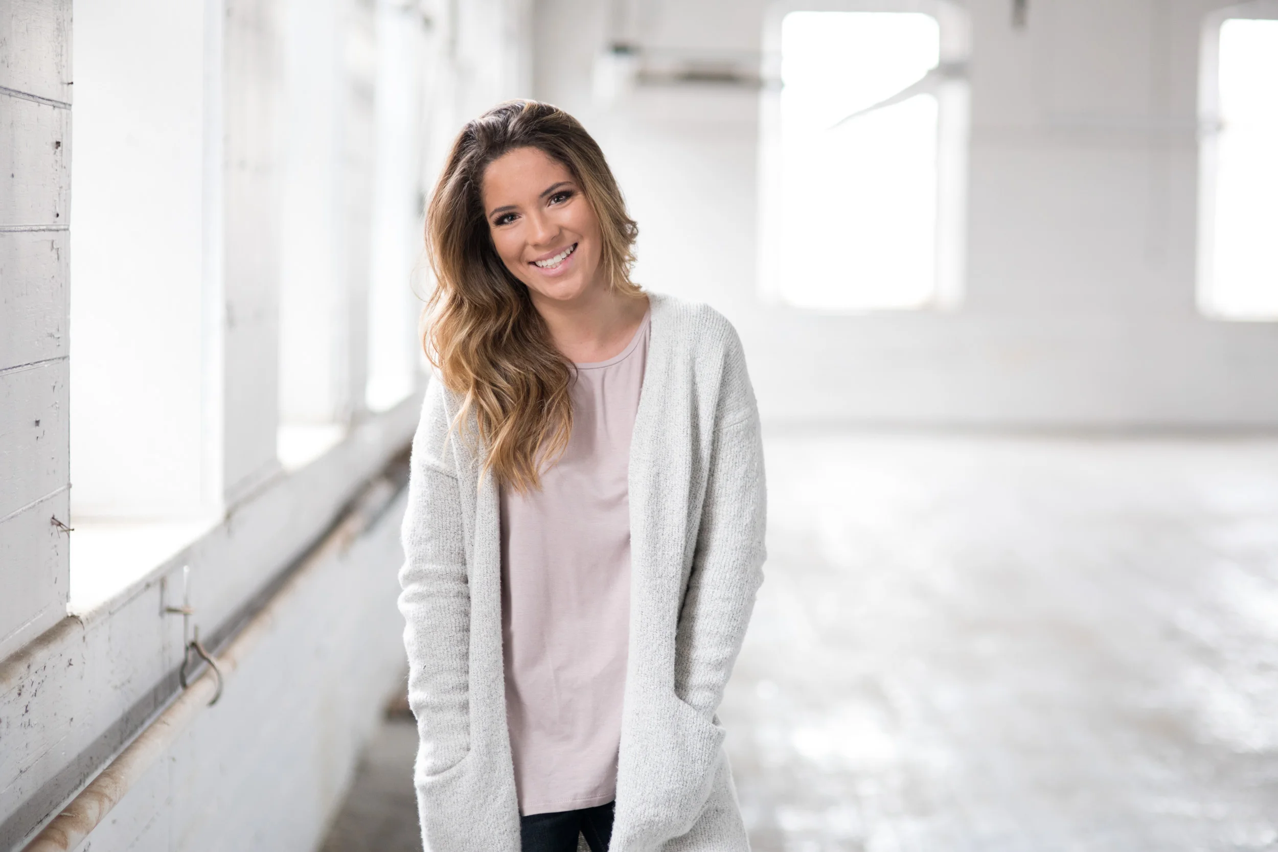 fun-location-unique-senior-portrait-natural-andover.jpg