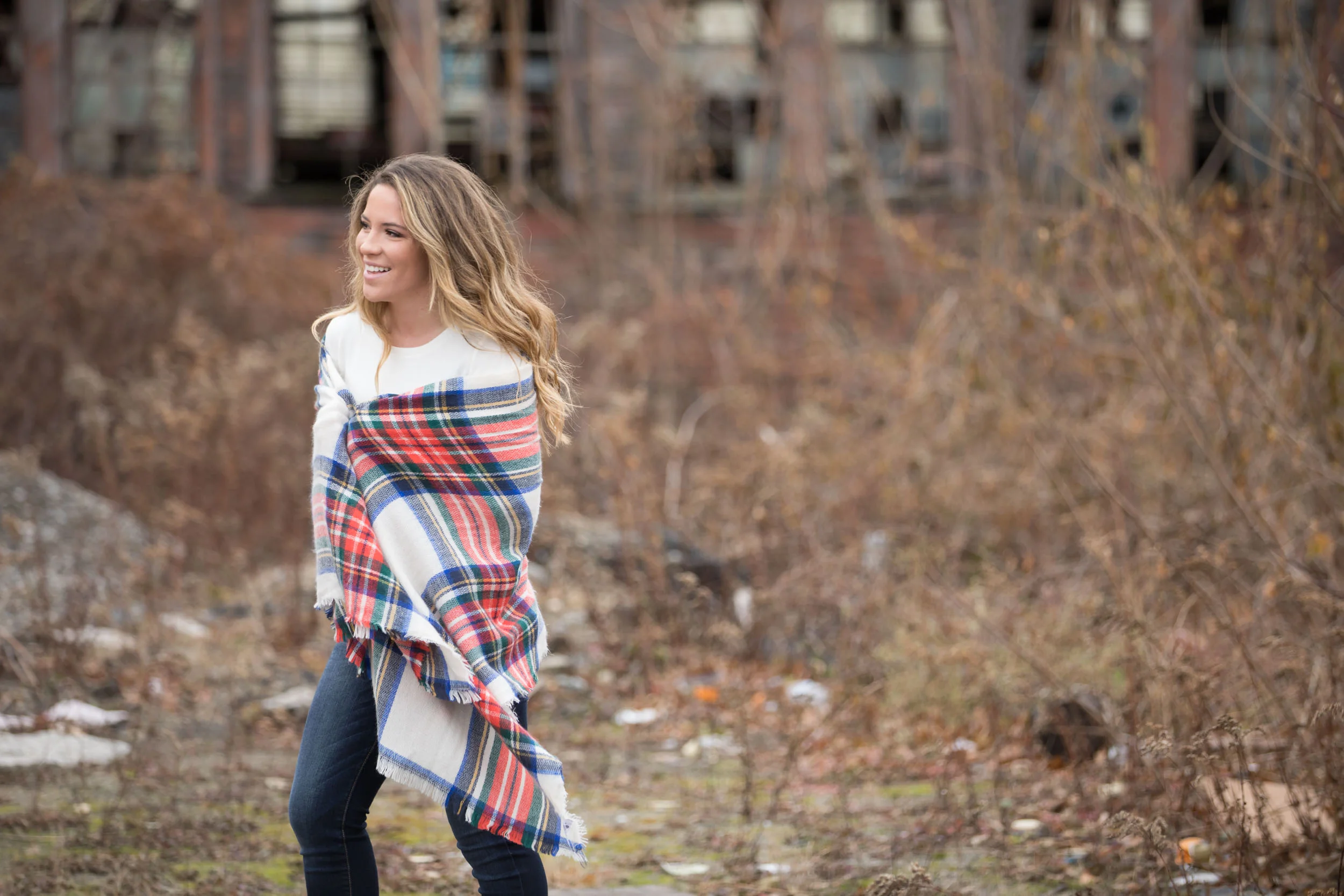 blanket-scarf-fun-fall-portrait