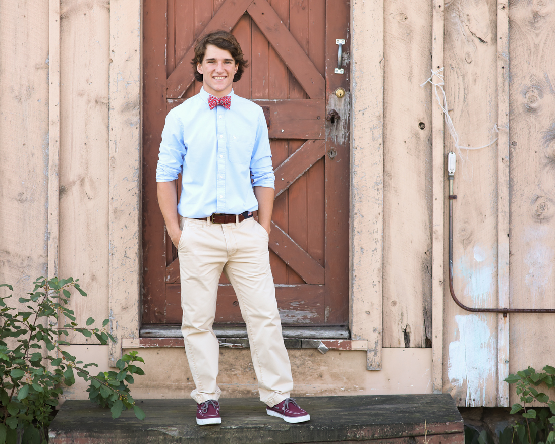 bowtie-boy-senior-portrait