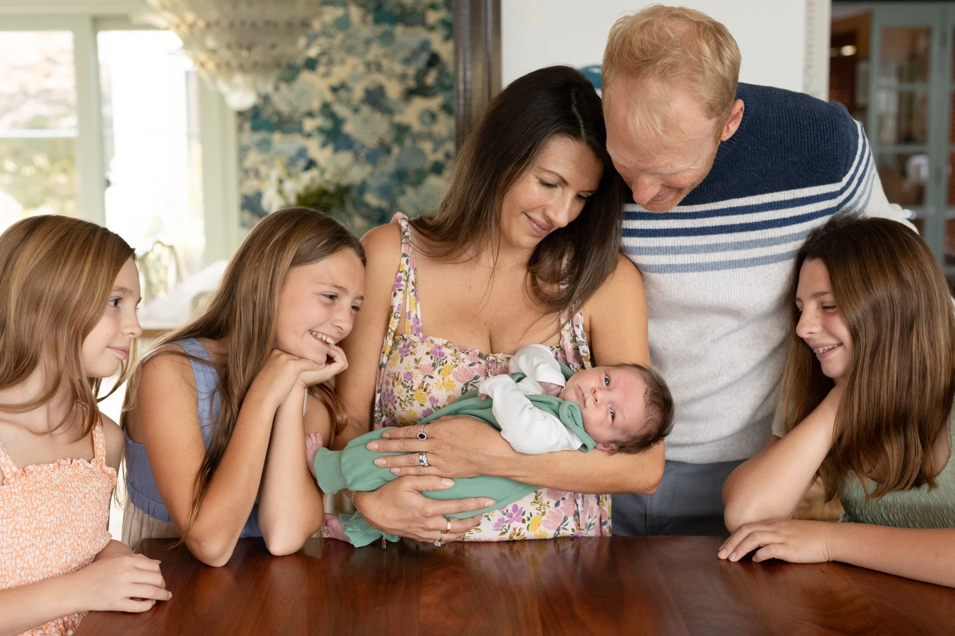 family-of-5-newborn-photoshoot-south-shore-massachusetts