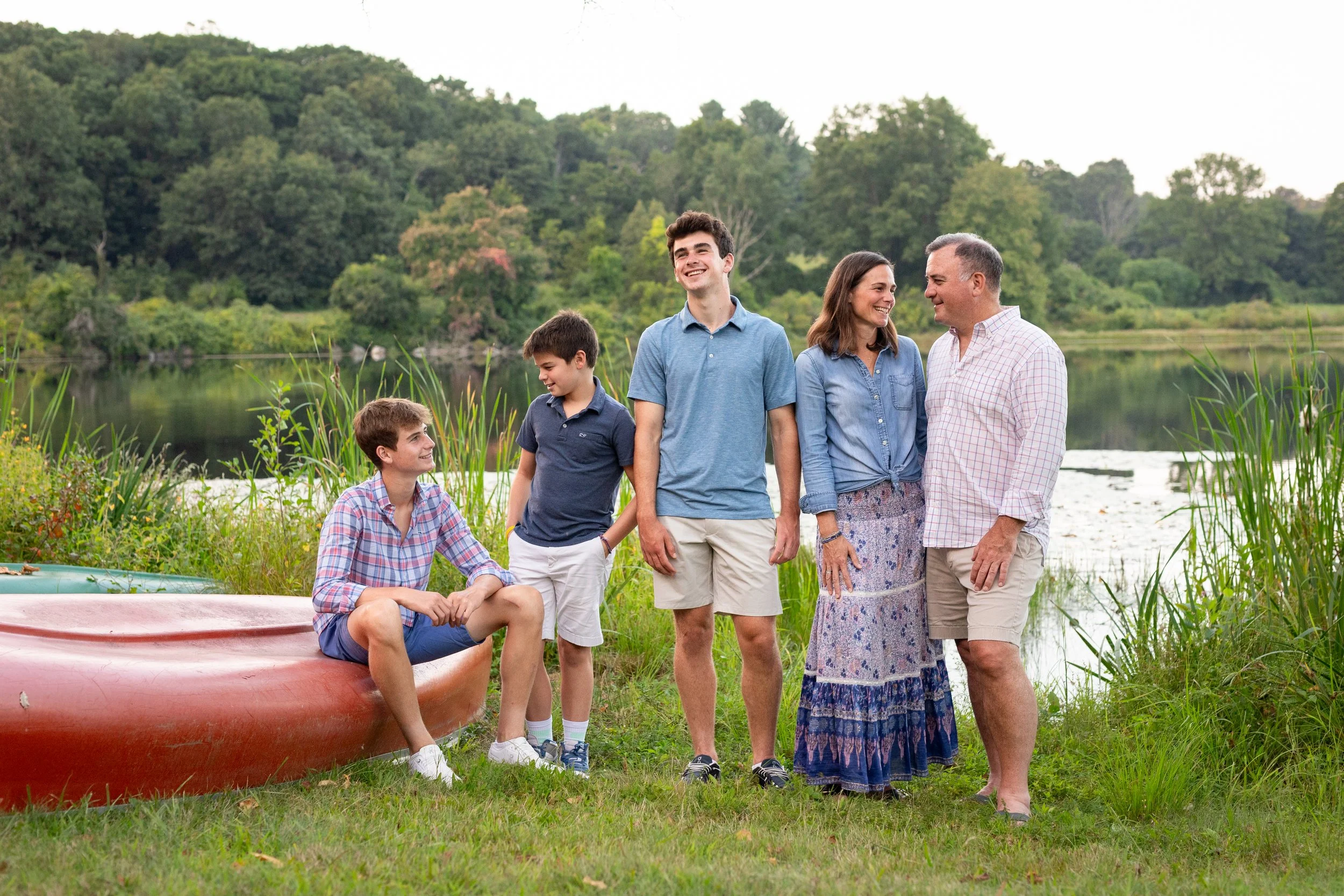 summer-family-photoshoot-lake-massachusetts