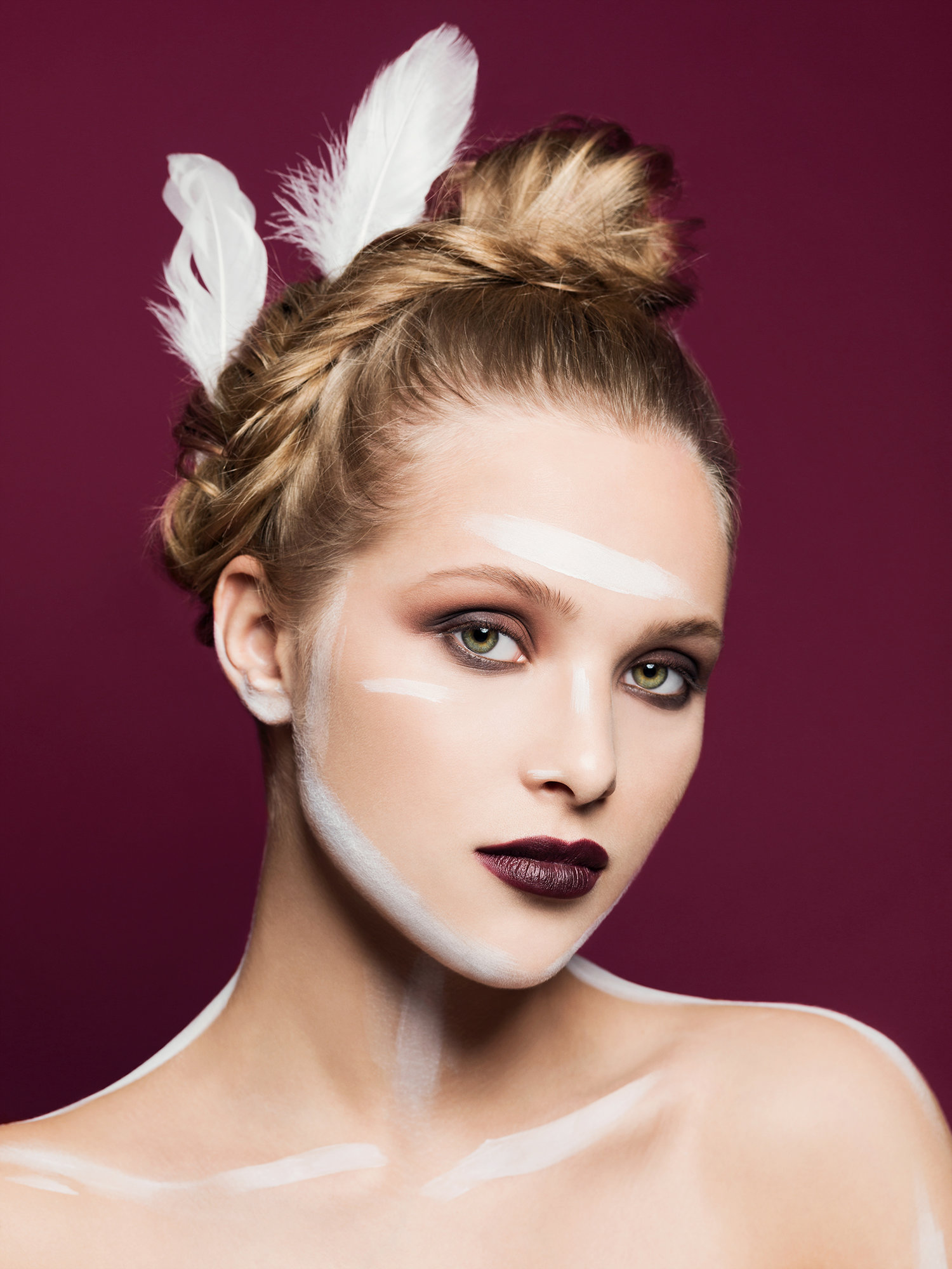 0140_web_ottoturunen0049_web_ottoturunen_feather_lauraO.jpg