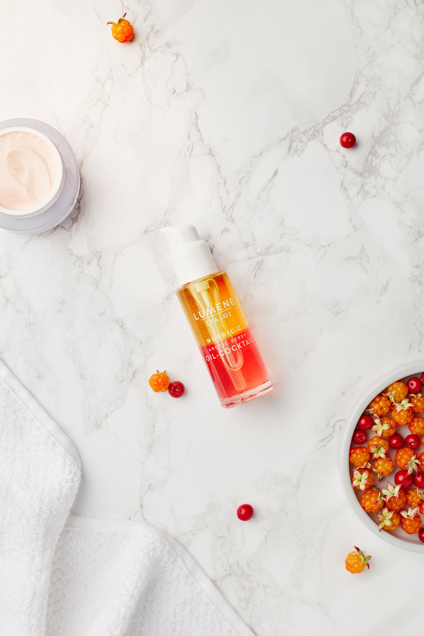 Lumene_Nordic-C_Arctic_Berry_Oil_Cocktail_ottoturunen.jpg