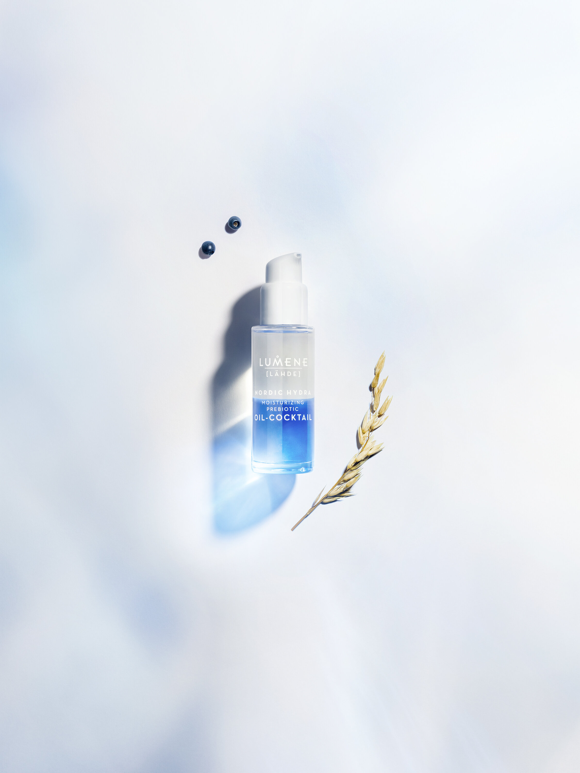 Lumene_LAHDE_Nordic_Hydra_Moisturizing_Prebiotic_Oil-Cocktail_CPS_ottoturunen.jpg
