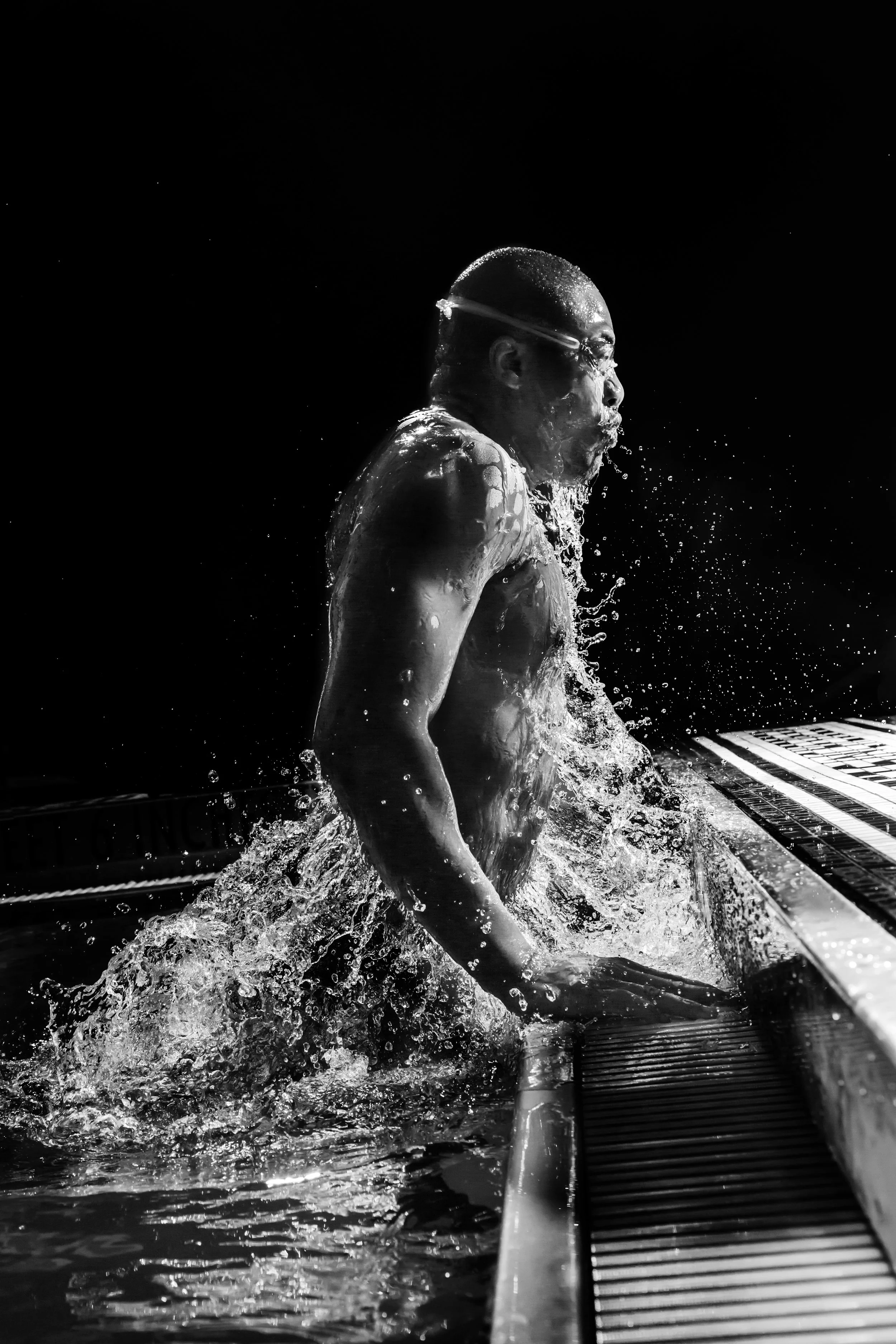 SWIMMER_3W0B0546-1.jpg